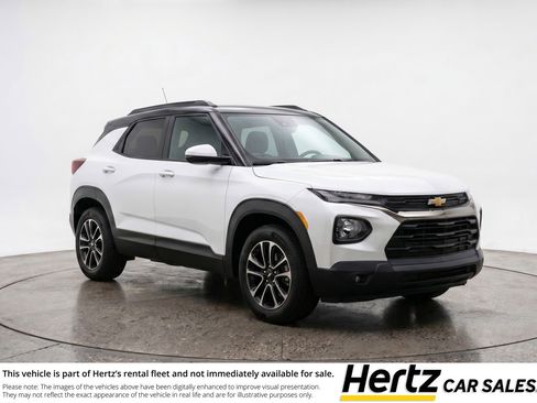 Used 2025 Chevrolet TrailBlazer LT FWD image 1