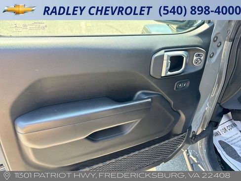 Used 2021 Jeep Wrangler Unlimited Rubicon w/ LED Lighting Group AWD/4WD image 5