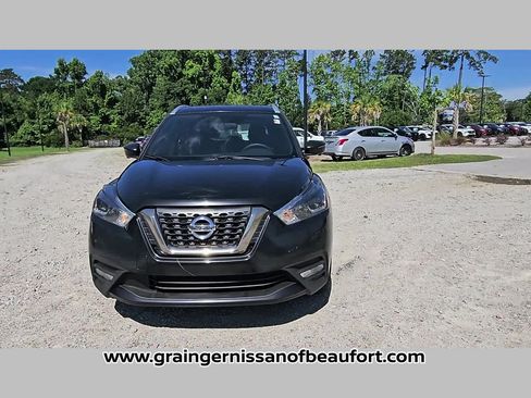 Used 2019 Nissan Kicks SR w/ Exterior Electronics Package FWD image 19