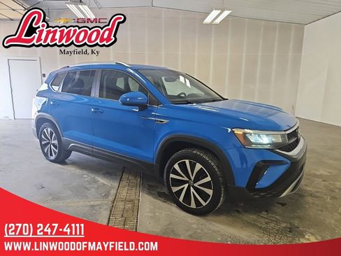 Used 2022 Volkswagen Taos SE AWD/4WD image 1