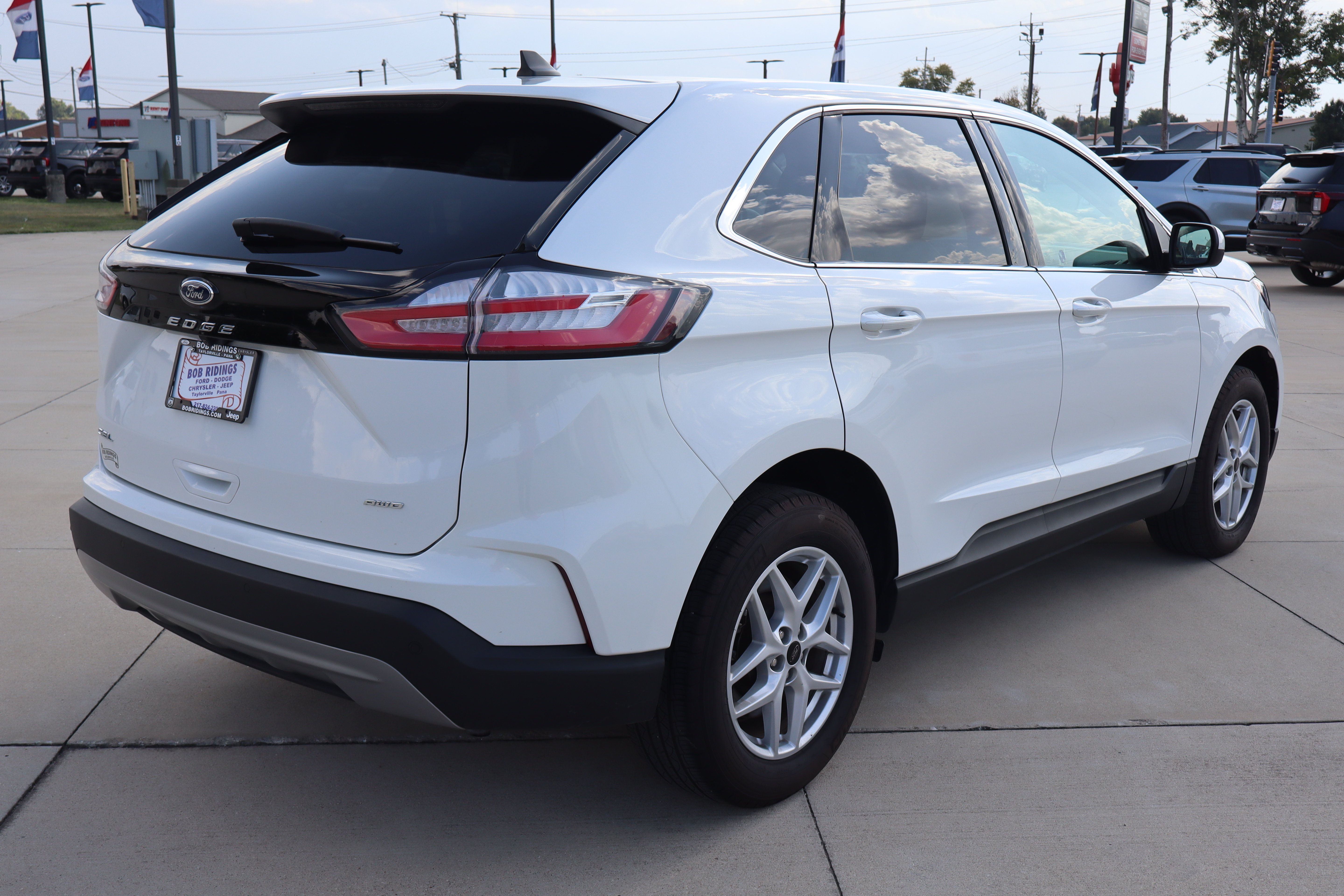 Used 2024 Ford Edge SEL w/ Convenience Package AWD/4WD image 5