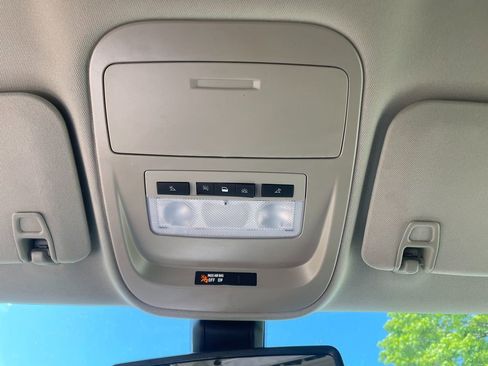 Used 2022 Chevrolet Colorado LT w/ LT Convenience Package AWD/4WD image 23