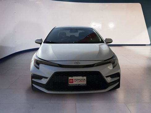 Used 2024 Toyota Corolla SE w/ SE Premium Package image 8