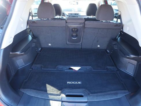 Used 2015 Nissan Rogue SV image 23