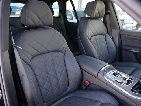 Used 2025 BMW X5 sDrive40i w/ Climate Comfort Package image 16