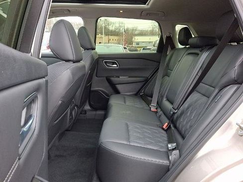 Certified 2025 Nissan Rogue Platinum image 12