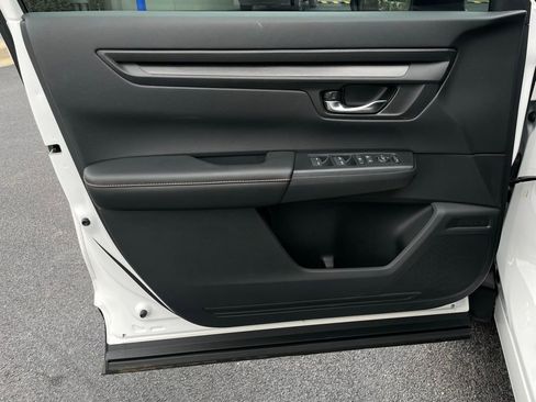 Certified 2025 Honda CR-V Sport image 23