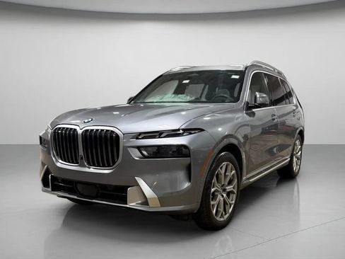 Used 2024 BMW X7 xDrive40i w/ Premium Package AWD/4WD image 8