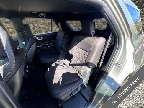 Used 2020 Ford Explorer XLT w/ Comfort Package AWD/4WD image 23
