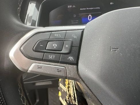 Used 2024 Volkswagen Tiguan SE AWD/4WD image 17