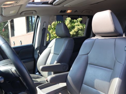 Used 2017 Honda Odyssey Touring Elite image 24