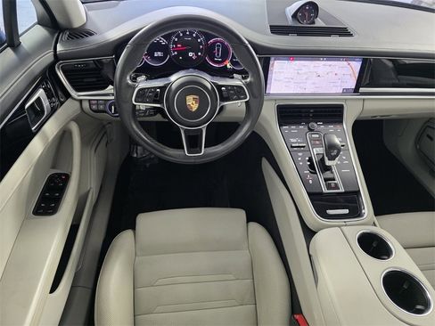 Used 2019 Porsche Panamera 4 image 13