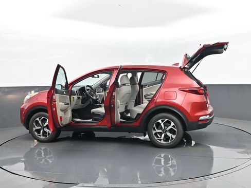 Used 2022 Kia Sportage LX image 29