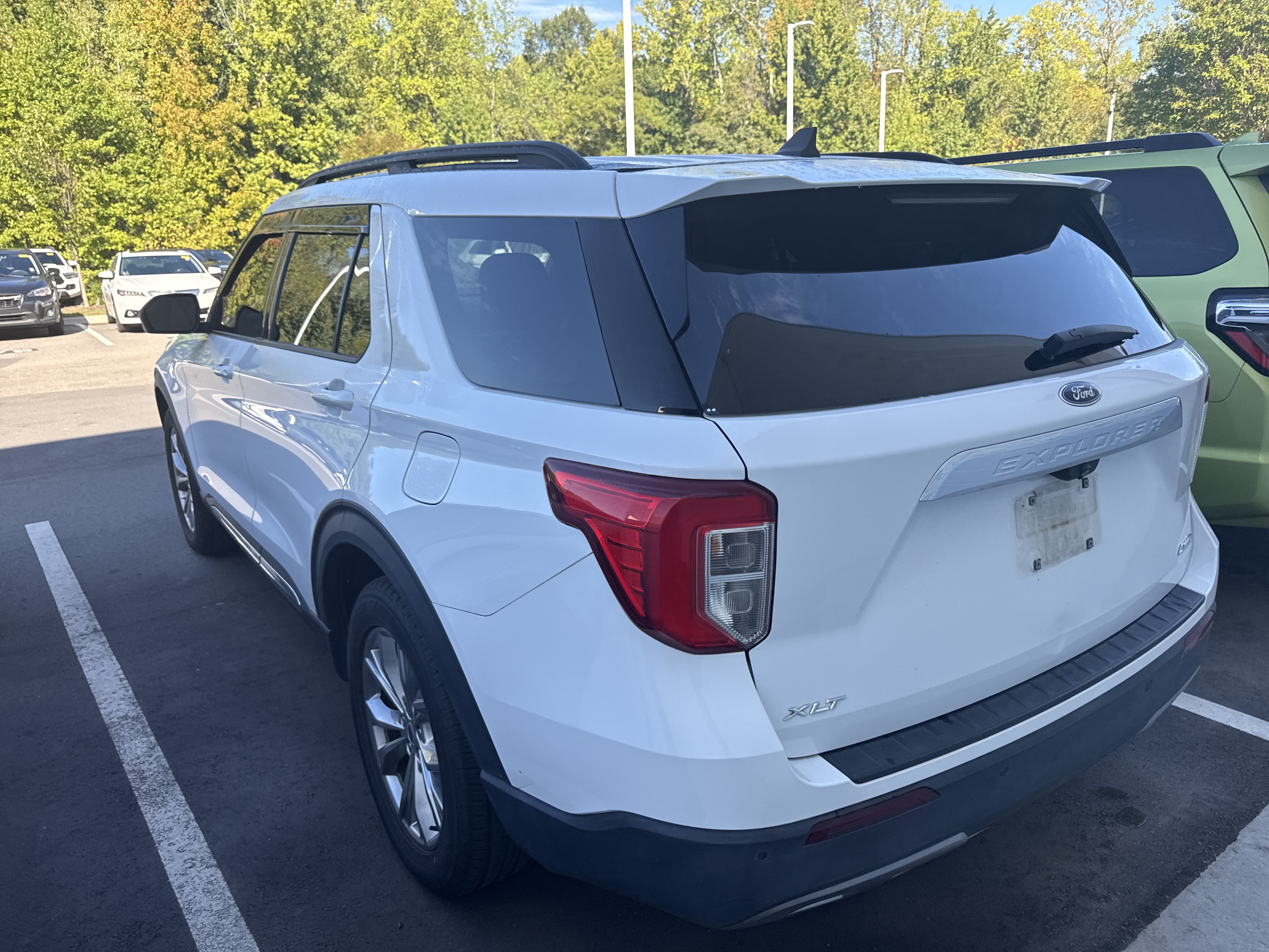 Used 2021 Ford Explorer XLT w/ Equipment Group 202A AWD/4WD image 10