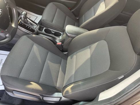 Used 2018 Kia Forte LX image 20