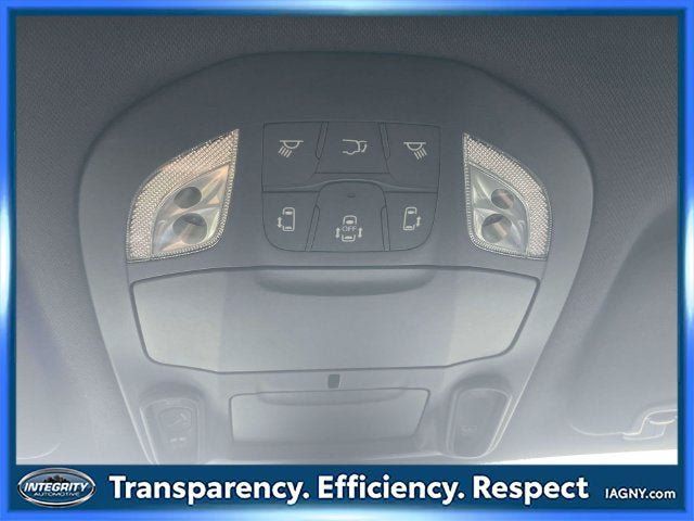 Used 2025 Chrysler Pacifica Limited FWD image 31