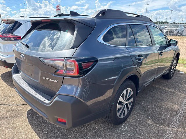 Used 2025 Subaru Outback Premium AWD/4WD image 3