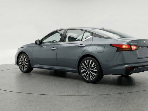 Used 2025 Nissan Altima 2.5 SV image 6