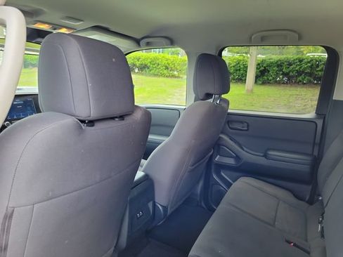 Used 2023 Nissan Frontier S w/ Technology Package AWD/4WD image 11