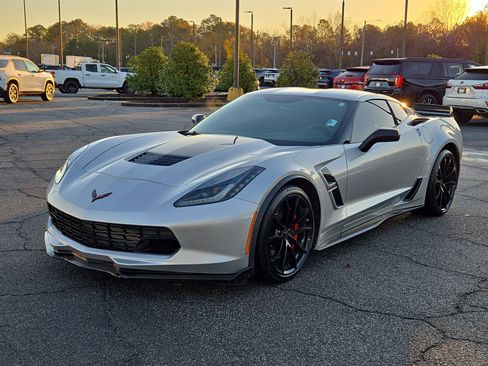Used 2019 Chevrolet Corvette Grand Sport image 2