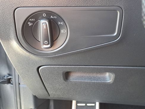 Used 2022 Volkswagen Tiguan SEL R-Line image 22