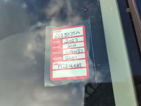 Used 2023 Kia Sorento LX image 5