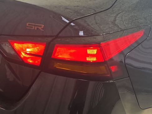 Used 2024 Nissan Altima 2.5 SR FWD image 13