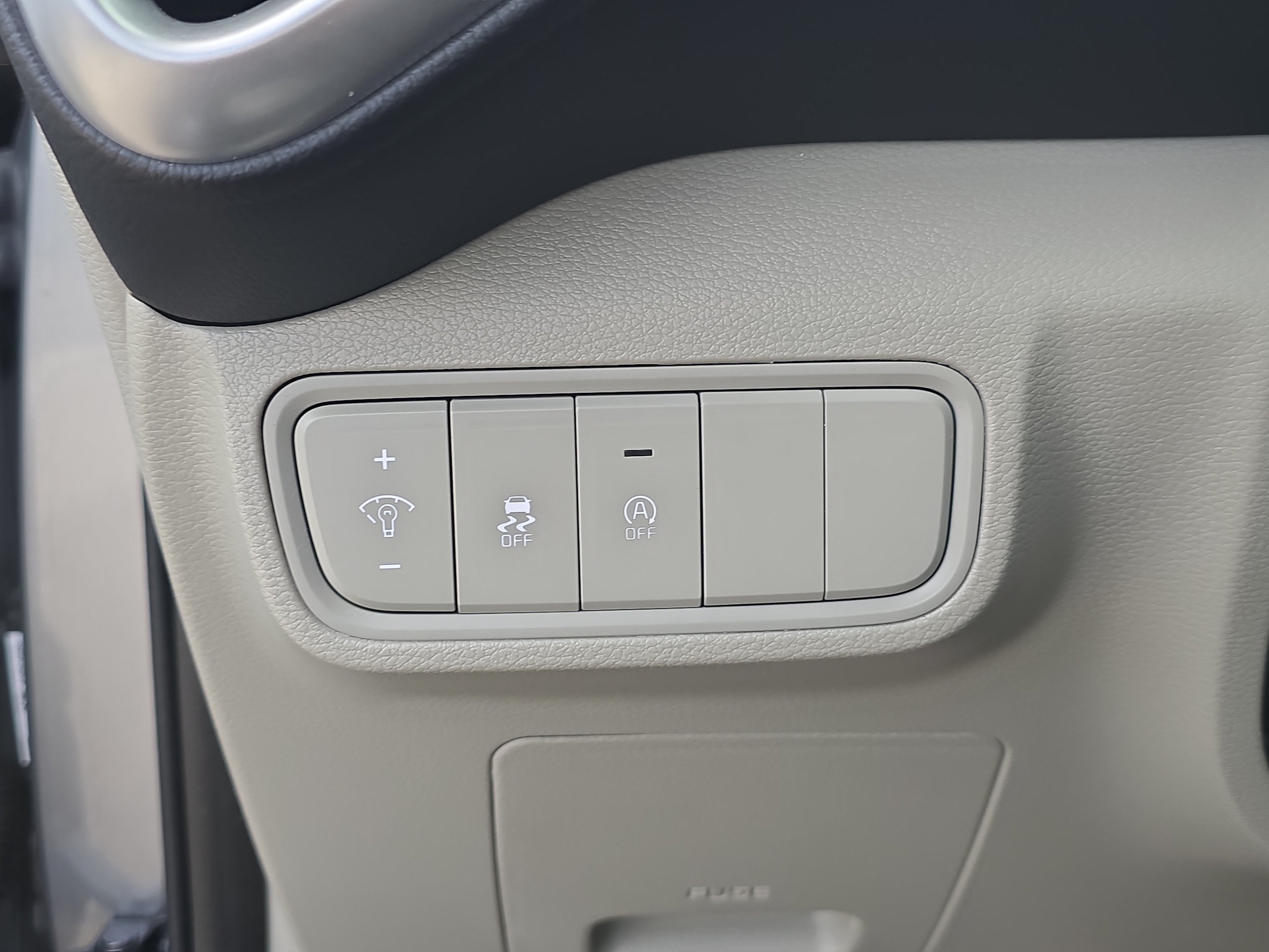 Certified 2025 Kia Soul LX w/ LX Technology Package FWD image 26