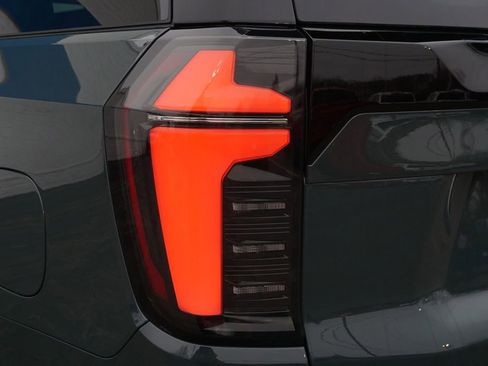 New 2026 Chevrolet Suburban RST w/ Advanced Technology Package image 34