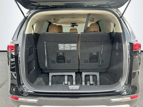 Used 2024 Kia Carnival LX FWD image 25