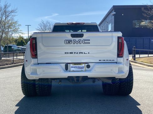 Used 2026 GMC Sierra 3500 Denali w/ Denali Reserve Package AWD/4WD image 16