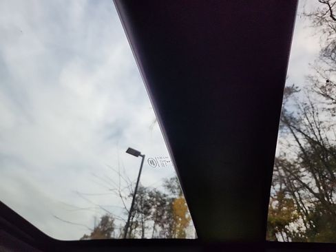 Used 2025 Land Rover Range Rover Evoque S image 26