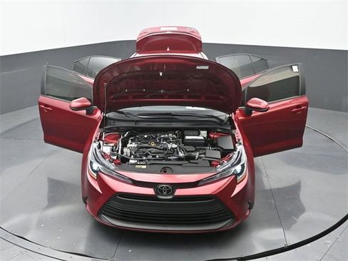 Used 2025 Toyota Corolla LE image 34