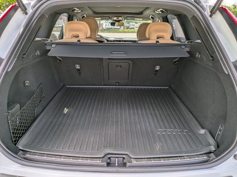 Certified 2023 Volvo XC60 B6 Ultimate w/ Protection Package Premier AWD/4WD image 13