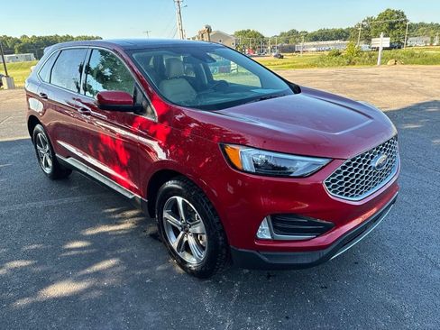 Used 2024 Ford Edge SEL w/ Convenience Package AWD/4WD image 3
