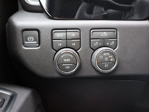 New 2026 Chevrolet Silverado 1500 LT Trail Boss w/ Convenience Package II image 13