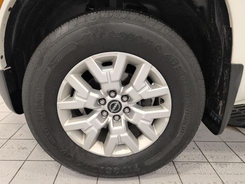 Used 2022 Nissan Frontier SV AWD/4WD image 3