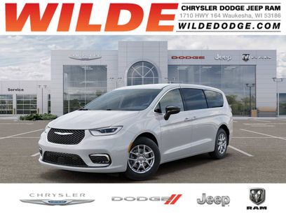 New 2026 Chrysler Pacifica Select