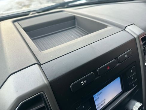 Used 2018 Ford Expedition XLT image 23