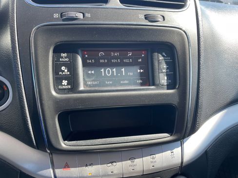 Used 2018 Dodge Journey SE w/ Connectivity Group FWD image 22