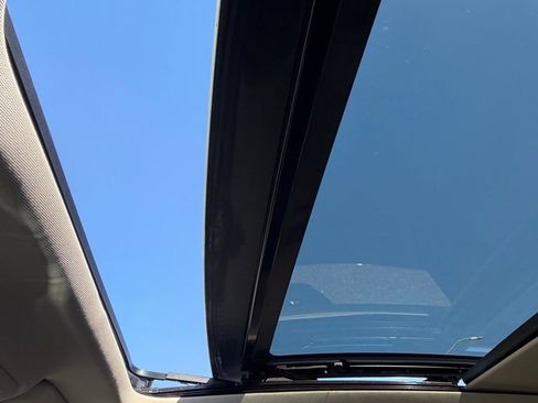 Used 2022 Lincoln Corsair FWD w/ Premium Package image 40