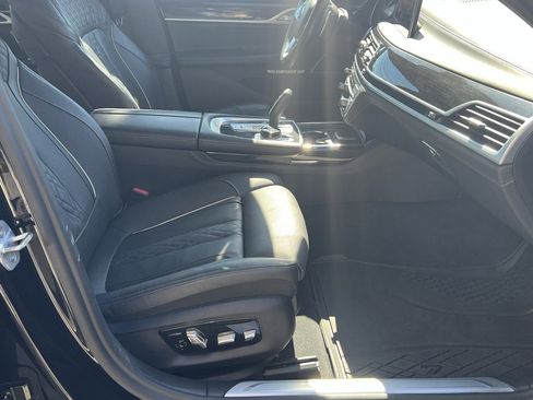 Used 2018 BMW 750i xDrive 750i xDrive image 28