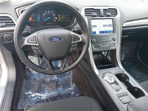 Certified 2020 Ford Fusion SE image 15