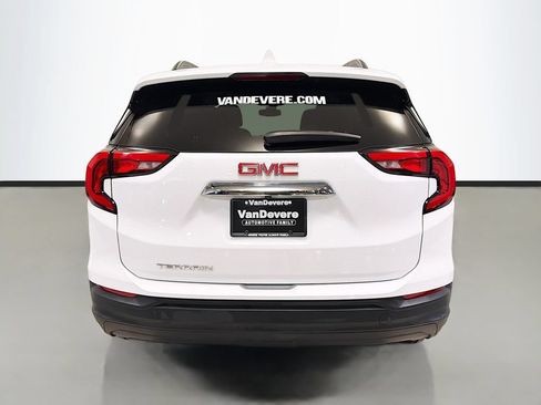 Used 2021 GMC Terrain SLE w/ Driver Convenience Package FWD image 9