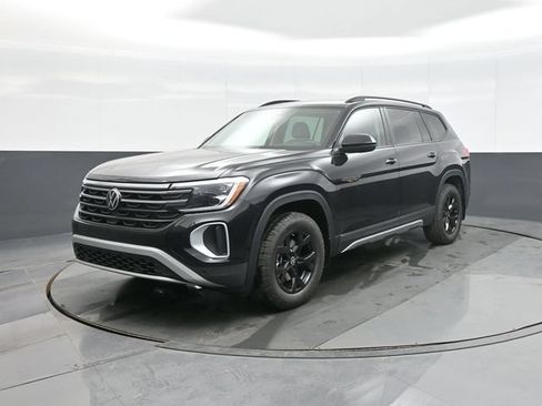 New 2026 Volkswagen Atlas Peak Edition AWD/4WD image 3