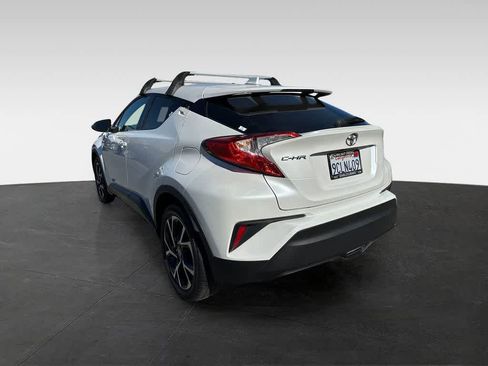 Used 2022 Toyota C-HR XLE image 3
