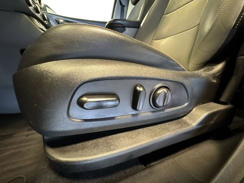 Used 2020 GMC Terrain SLT w/ Preferred Package image 12