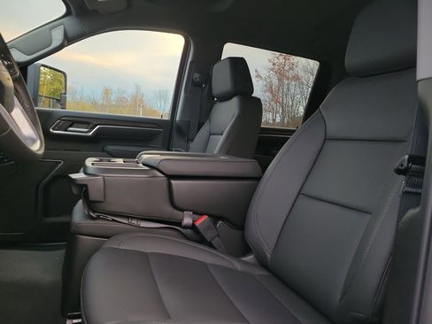 New 2026 GMC Sierra 2500 SLT image 4