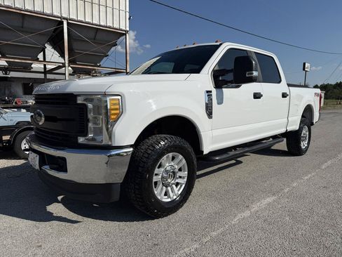 Used 2017 Ford F250 XL w/ Power Equipment Group AWD/4WD image 1