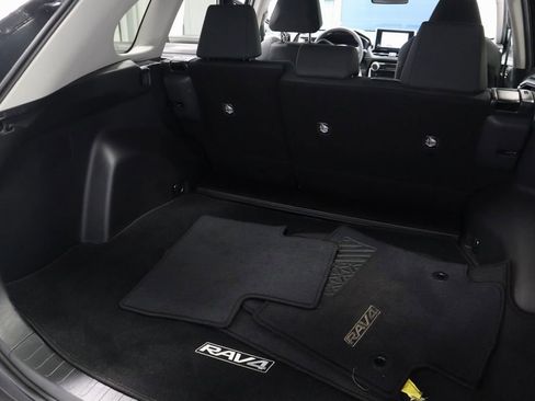Used 2023 Toyota RAV4 LE AWD/4WD image 12